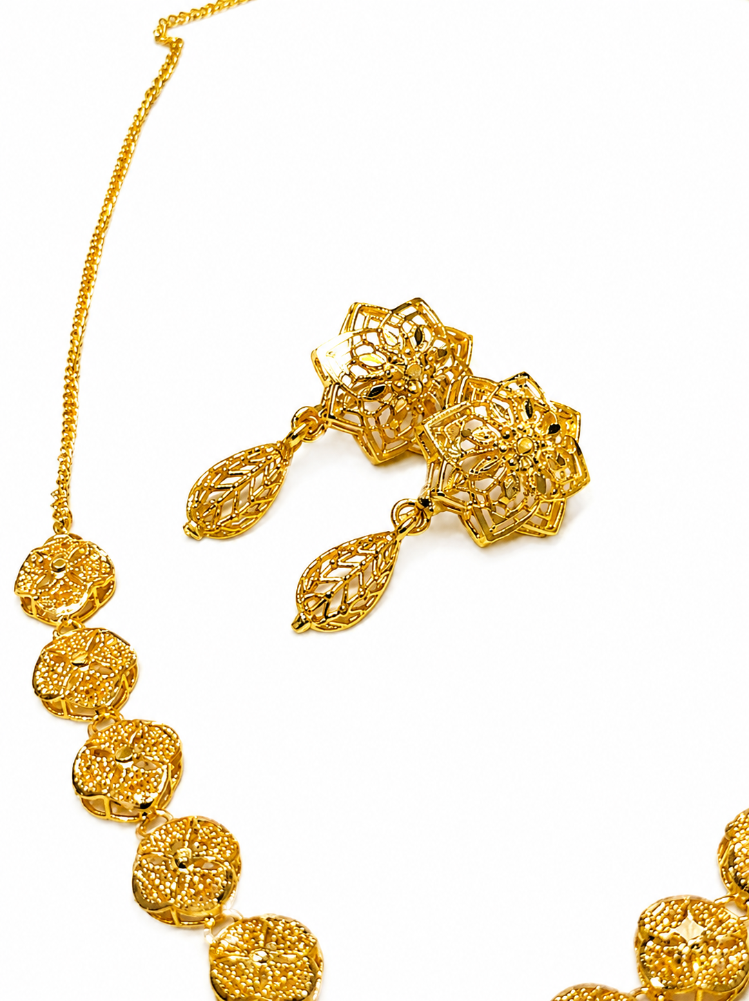 Gold plated necklace with earring